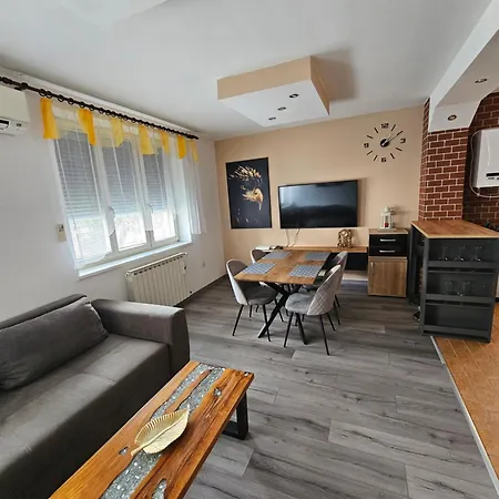 Smaragd Damir Antunovic-sobodajalec * コバリード