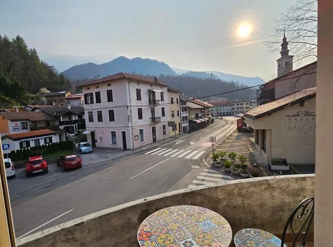 Smaragd Damir Antunovic-sobodajalec *