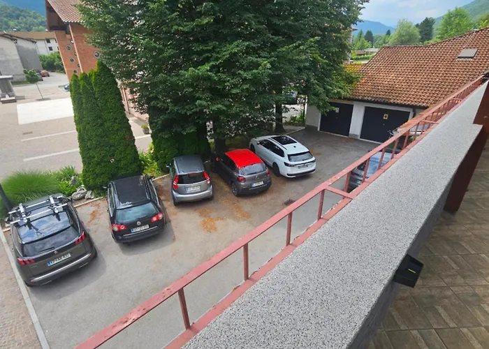 Smaragd Damir Antunovic-sobodajalec Kobarid